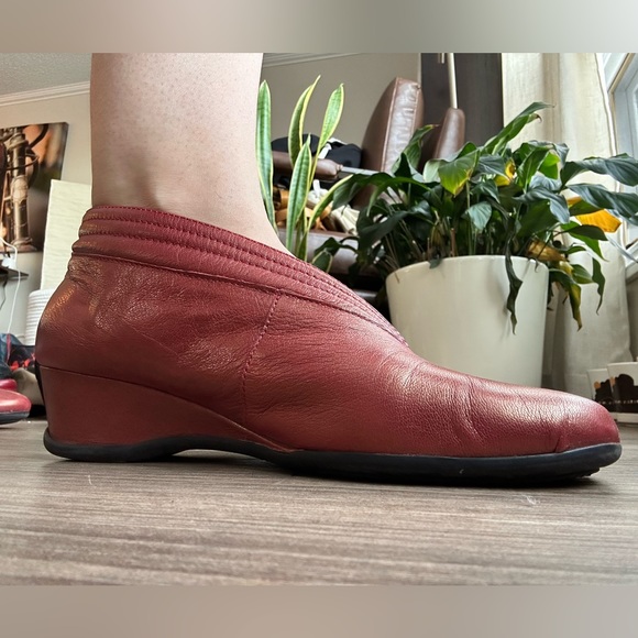 Softinos Red Leather Wedge Ankle 👠 | 8.5 - Picture 10 of 10